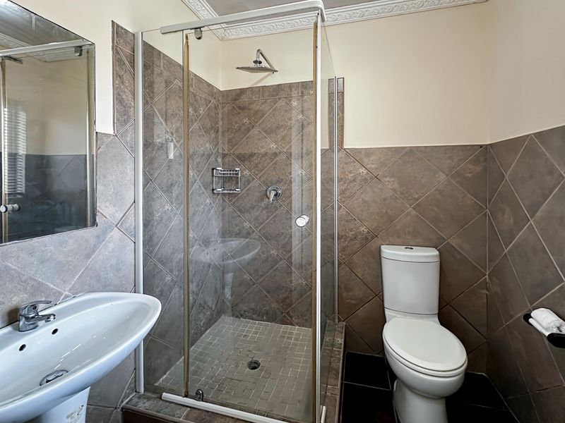 3 Bedroom Townhouse for Sale in Raisethorpe - Photo 3