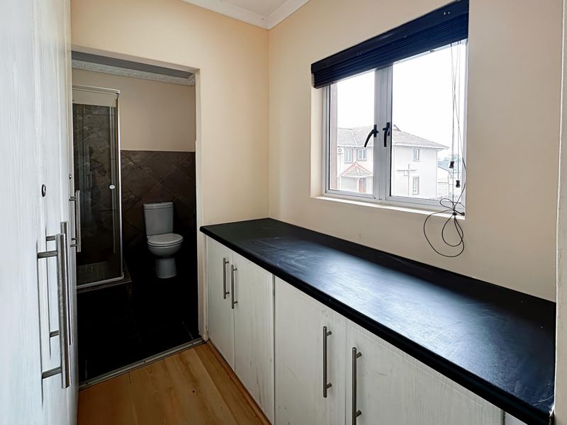 3 Bedroom Townhouse for Sale in Raisethorpe - Photo 2