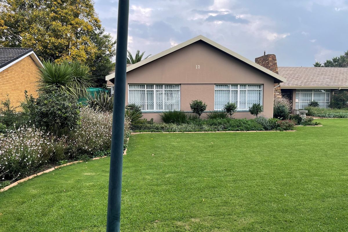 7 Bedrooms for Sale in Kinross (2 Houses in one price ) - Photo 5