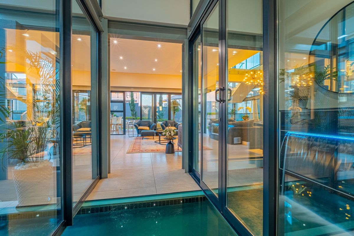 Exquisite 5-Bedroom Modern Marvel  in Waterfall Country Estate - Photo 4
