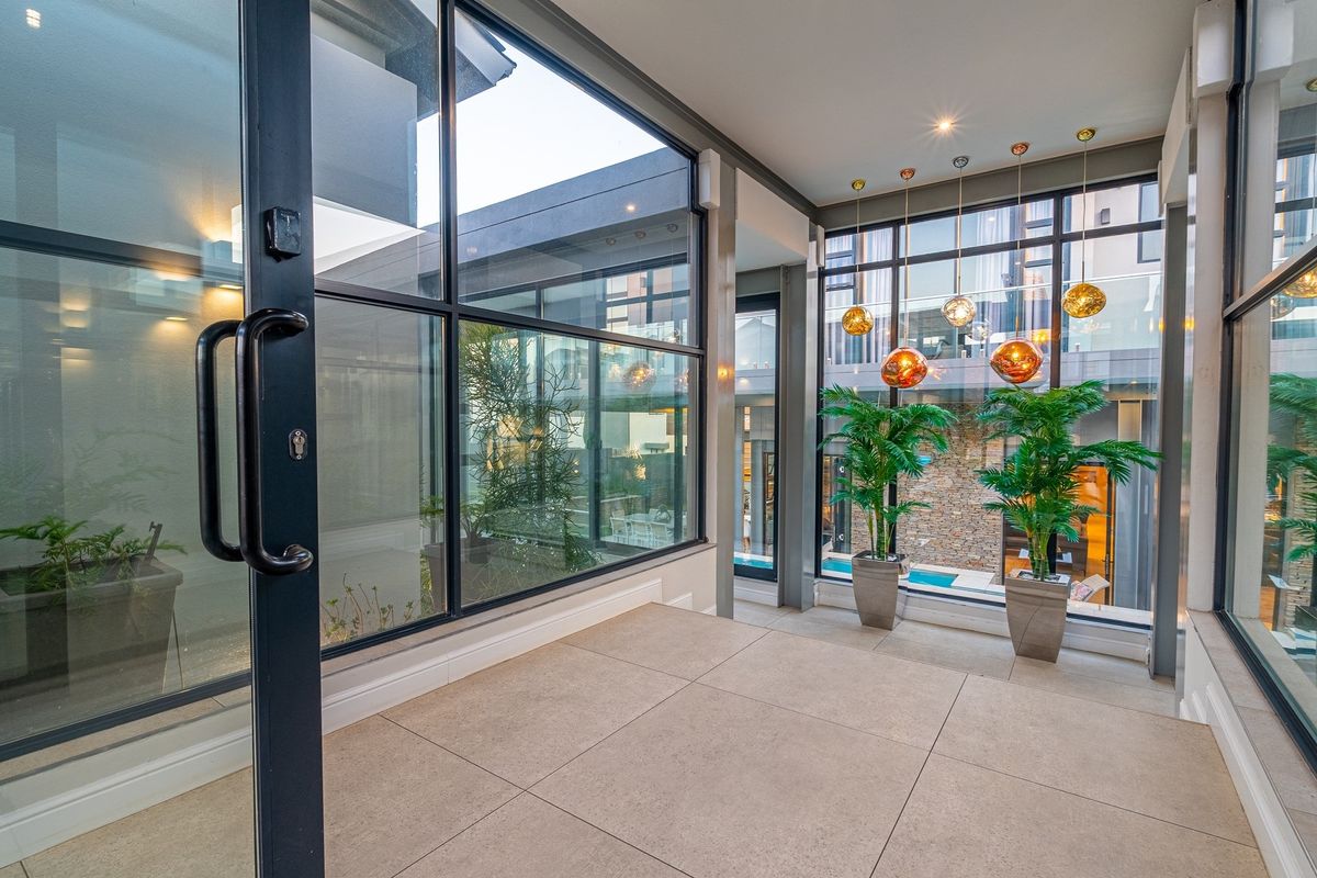 Exquisite 5-Bedroom Modern Marvel  in Waterfall Country Estate - Photo 5
