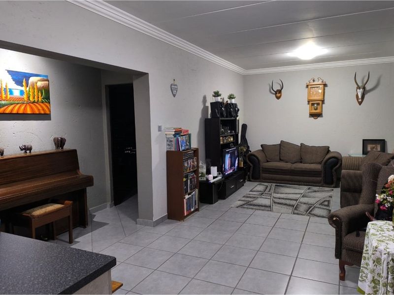 Block of apartments for sale in Flamwood" - Photo 9