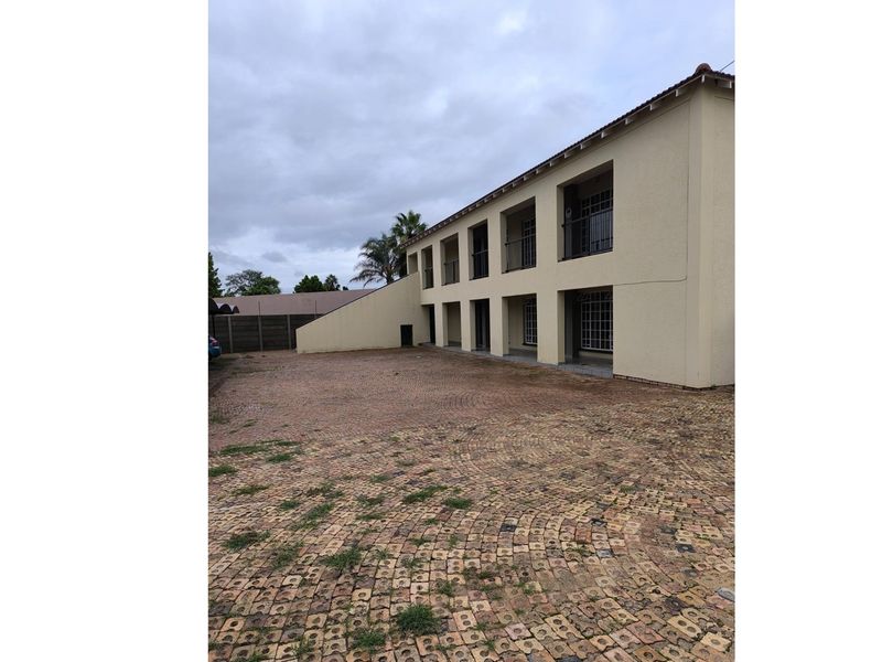 Block of apartments for sale in Flamwood" - Photo 8