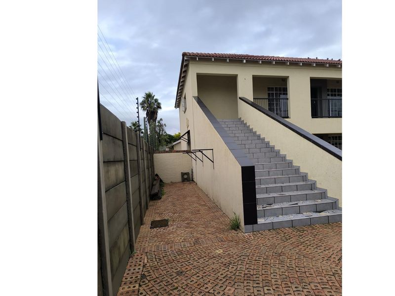 Block of apartments for sale in Flamwood" - Photo 3