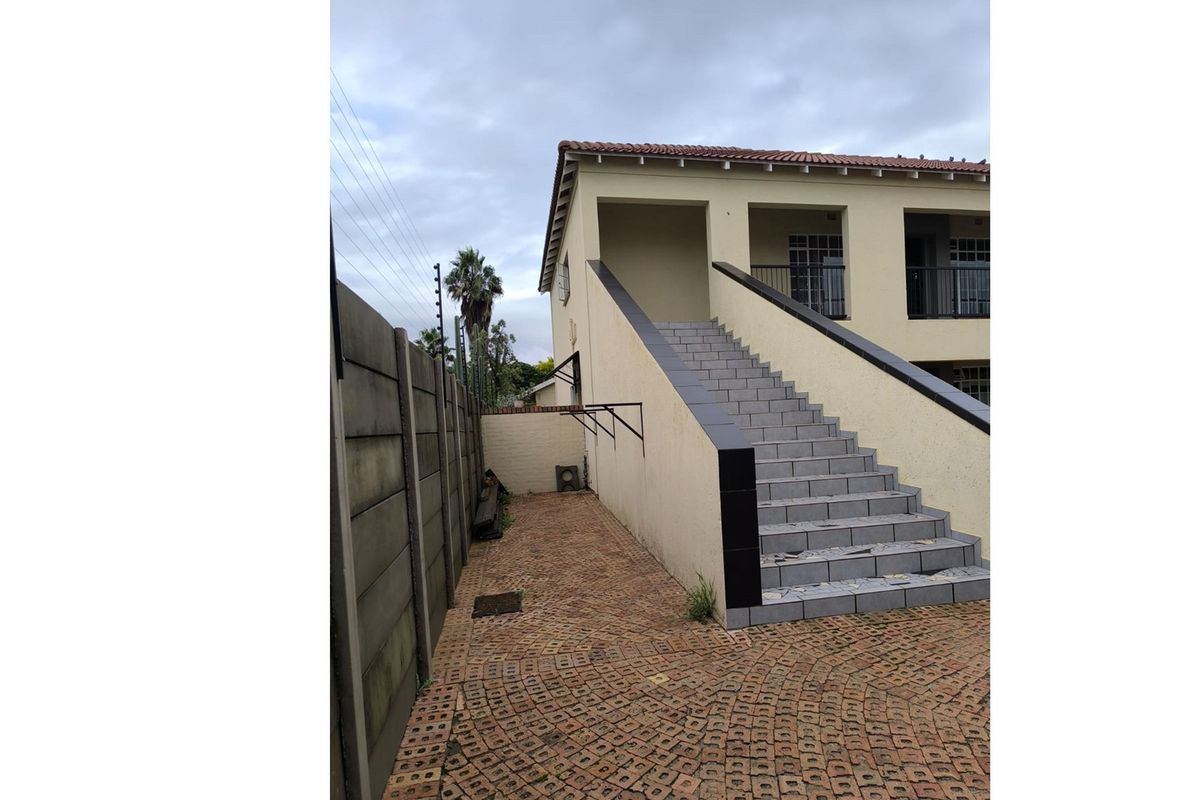 Block of apartments for sale in Flamwood" - Photo 3