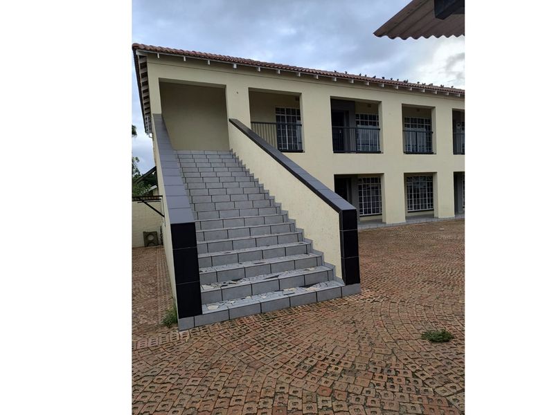 Block of apartments for sale in Flamwood" - Photo 4