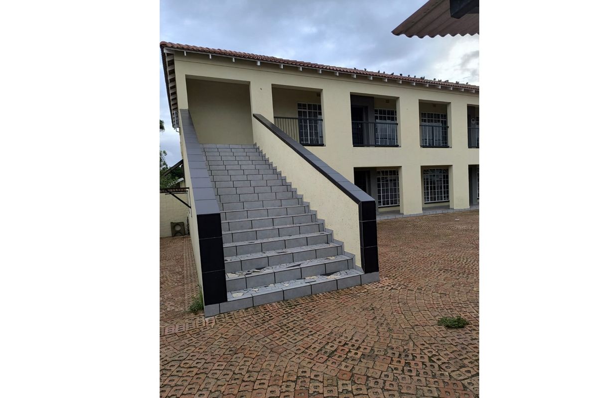 Block of apartments for sale in Flamwood" - Photo 4