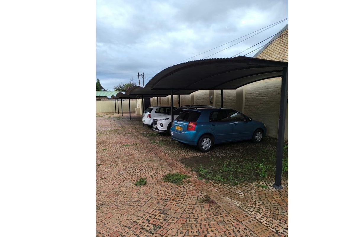 Block of apartments for sale in Flamwood" - Photo 5