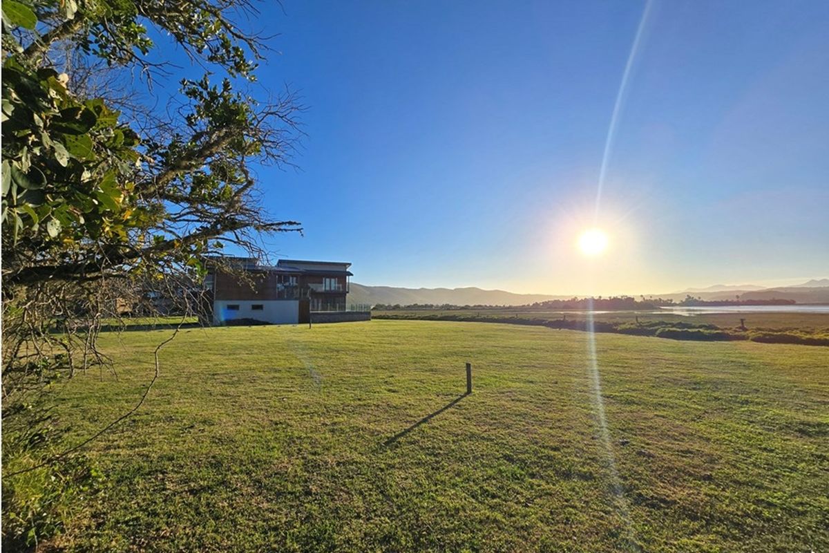 Front-Row Stand with Unmatched Lagoon Views in Brenton on Lake - Photo 3