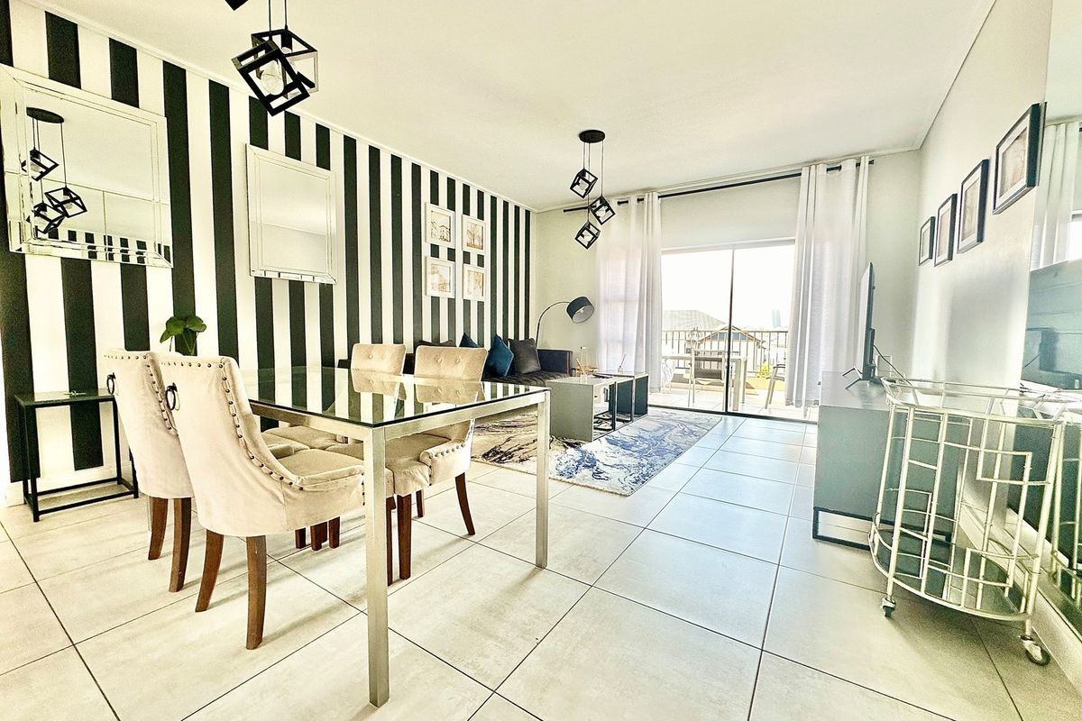 Extravagant 2Bed, 2Bath Penthouse Apartment with a Inverter - FOR SALE in The Polofields, Waterfall - Photo 4
