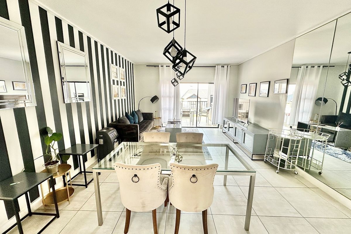 Extravagant 2Bed, 2Bath Penthouse Apartment with a Inverter - FOR SALE in The Polofields, Waterfall - Photo 3