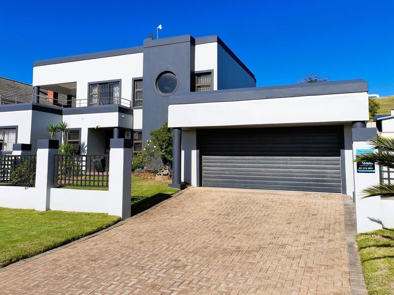 UNDER OFFER - Stylish Family Living with Elevated Entertainment Space | Kamma Heights - Photo 3