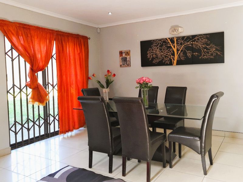 UNDER OFFER - Stylish Family Living with Elevated Entertainment Space | Kamma Heights - Photo 7