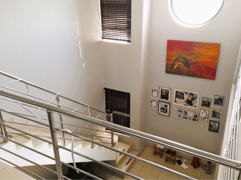 UNDER OFFER - Stylish Family Living with Elevated Entertainment Space | Kamma Heights - Photo 6