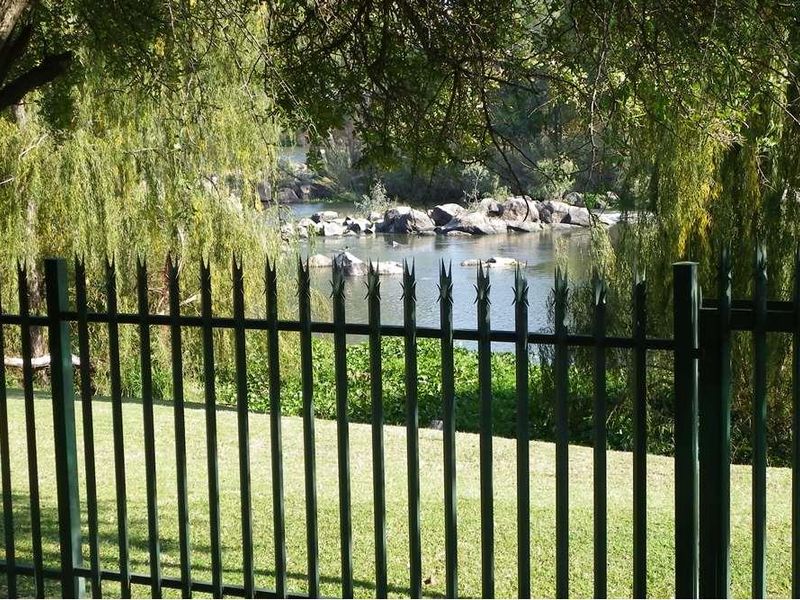 "Luxury 5-Bed Home in Parys with Price Drop!" - Photo 2