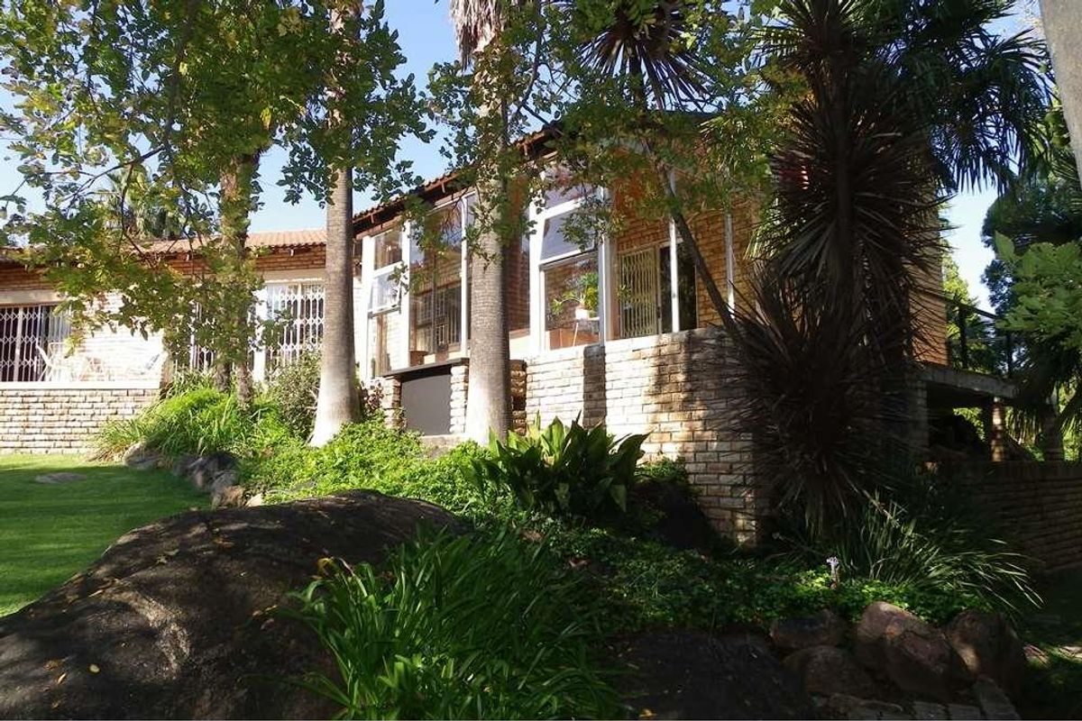 "Luxury 5-Bed Home in Parys with Price Drop!" - Photo 3