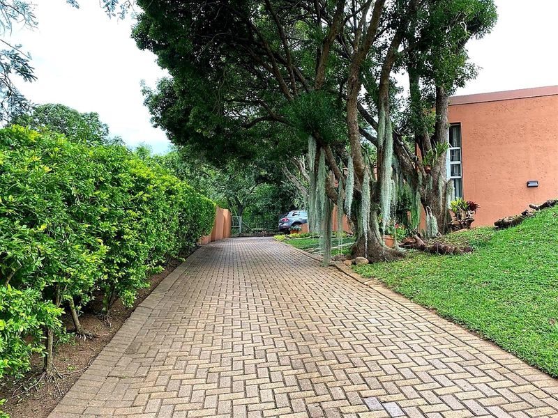 Welcome Home: Luxury Living in Steiltes - Photo 3