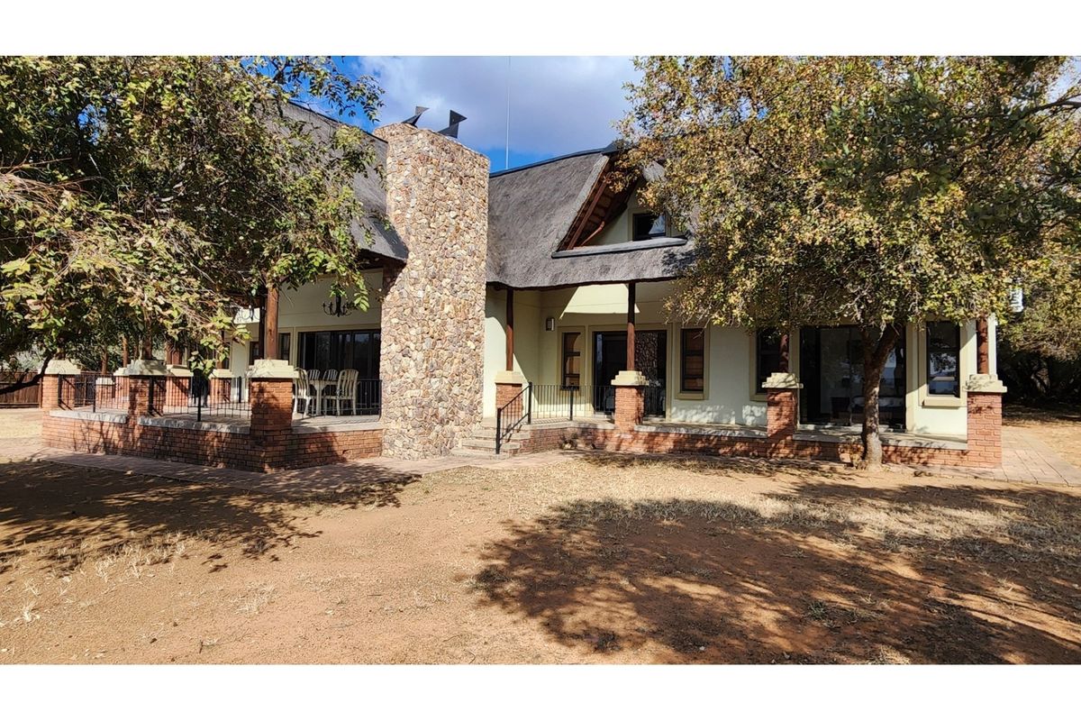 Ten Percent SHARE For Sale in Luxury 5 Bedroom Lodge Living in Zebula Golf Estate - Photo 3