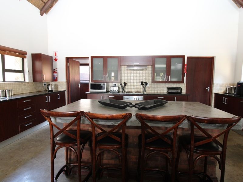 Ten Percent SHARE For Sale in Luxury 5 Bedroom Lodge Living in Zebula Golf Estate - Photo 8