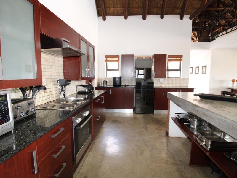 Ten Percent SHARE For Sale in Luxury 5 Bedroom Lodge Living in Zebula Golf Estate - Photo 7
