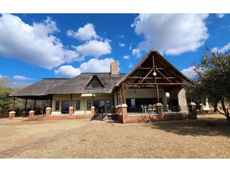 Ten Percent SHARE For Sale in Luxury 5 Bedroom Lodge Living in Zebula Golf Estate - Photo 2