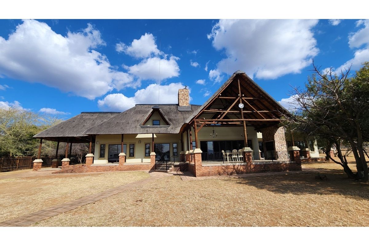Ten Percent SHARE For Sale in Luxury 5 Bedroom Lodge Living in Zebula Golf Estate - Photo 2