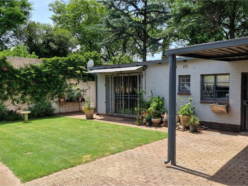 Luxury Home Reduced Price & Full Amenities - Photo 3