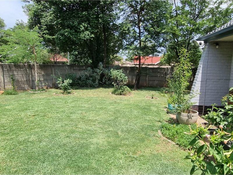 Luxury Home Reduced Price & Full Amenities - Photo 10