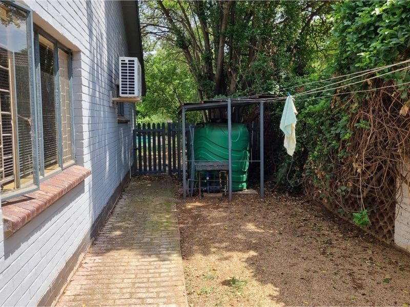 Luxury Home Reduced Price & Full Amenities - Photo 8