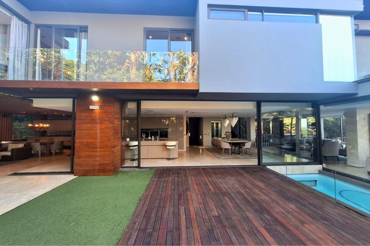 Stunning Modern 5 Bedroom Home with Ocean Views in Zimbali estate - Photo 2
