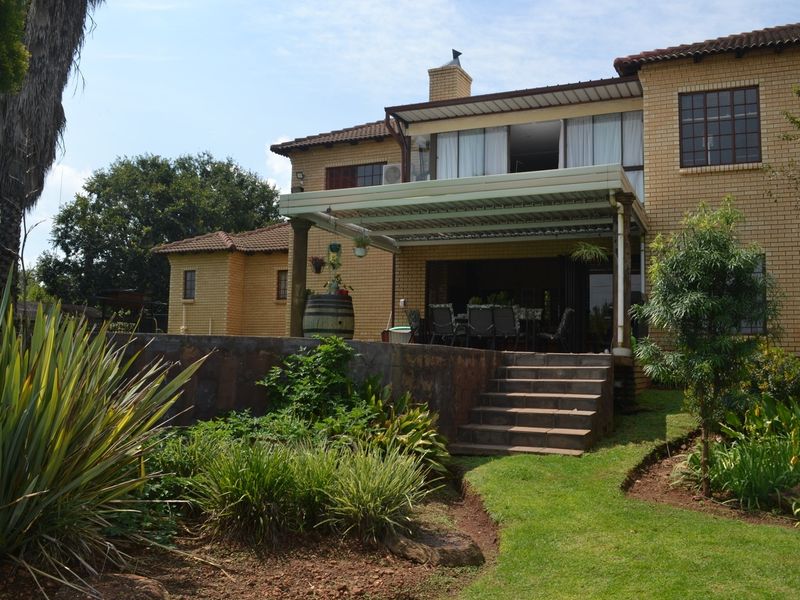 "Modern Elegance Meets Country Living in Raslouw AH" - Photo 2