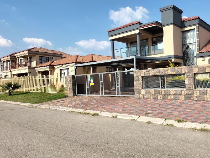 Perfect opportunity to build your dream home! - Photo 8