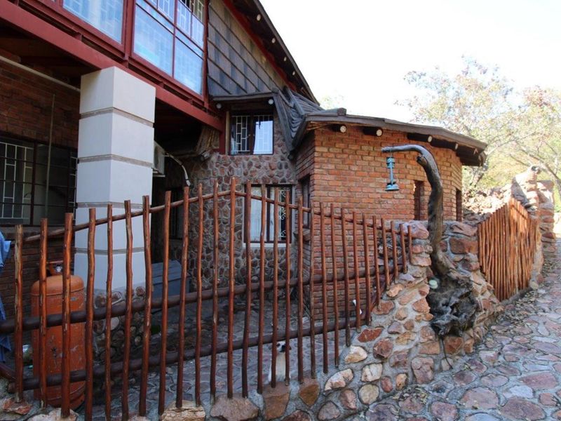 Pulani Park - Naboomspruit Large House and flat in Private Game Reserve with solar system - Photo 6