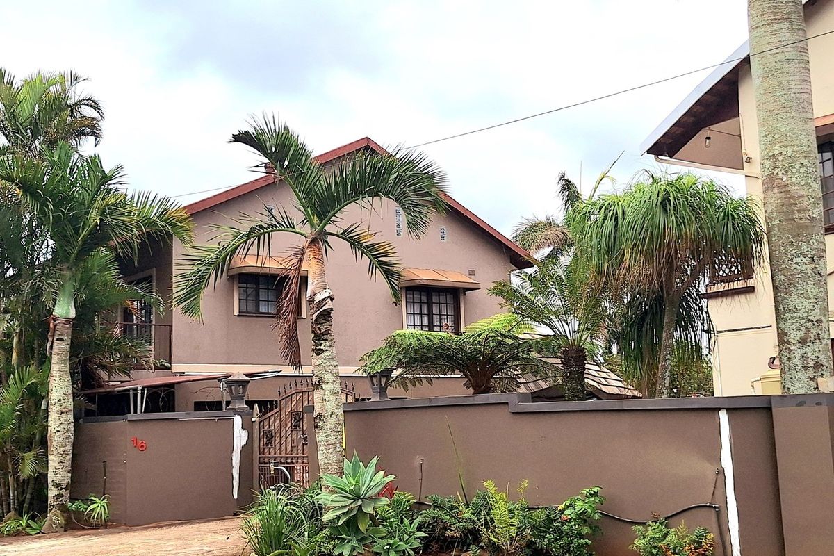 Exquisite Family home or Air BnB property with Sea views plus 2 Cottages - Photo 3