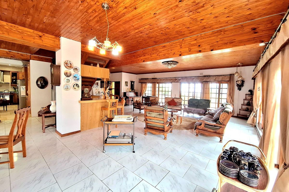 Exquisite Family home or Air BnB property with Sea views plus 2 Cottages - Photo 5