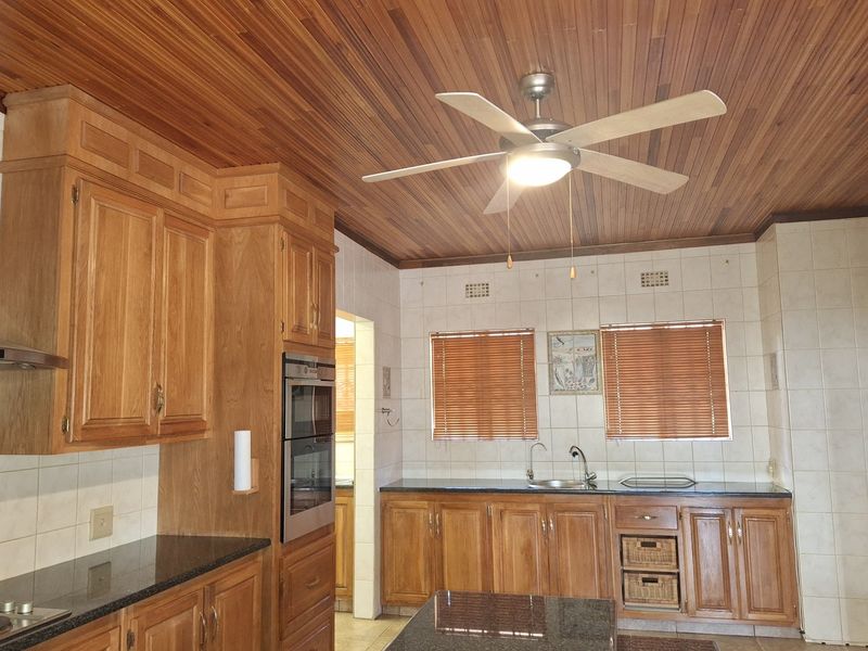 Kranspoort .....Where Nature Meets Home! - Photo 5