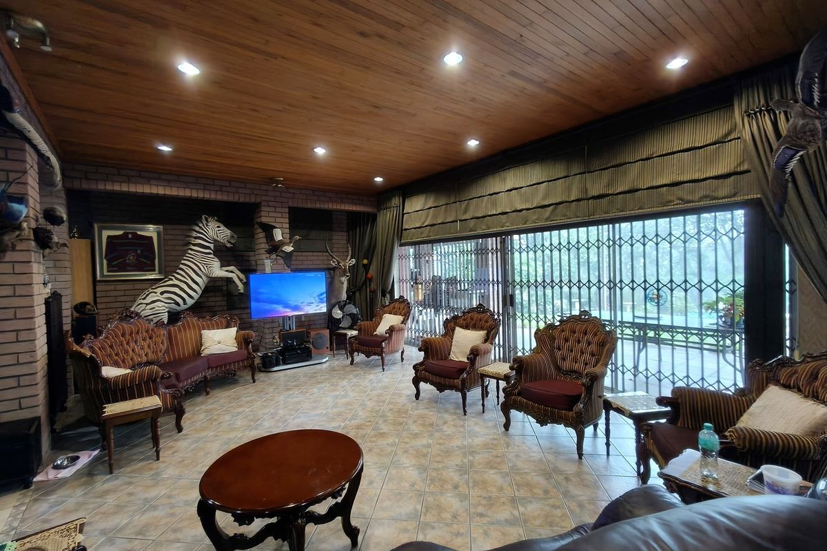 Spacious 5-Bedroom Family Home in Nelspruit Ext 11 - Move-In Ready with Exceptional Extras - Photo 3