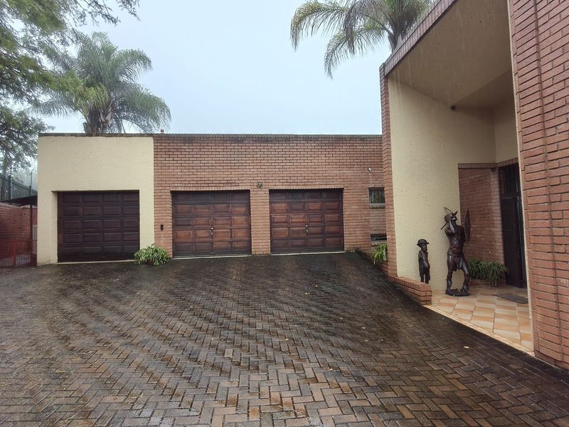 Spacious 5-Bedroom Family Home in Nelspruit Ext 11 - Move-In Ready with Exceptional Extras - Photo 2