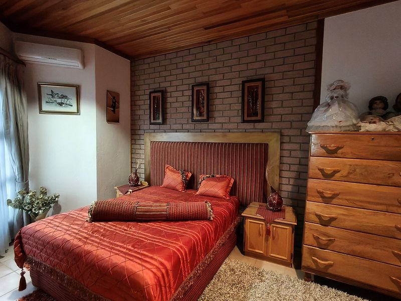 Spacious 5-Bedroom Family Home in Nelspruit Ext 11 - Move-In Ready with Exceptional Extras - Photo 7