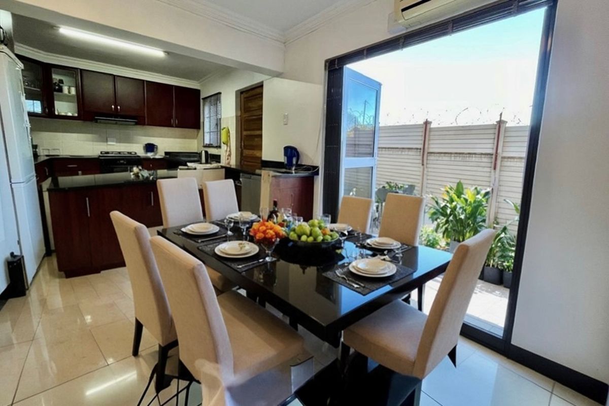 3 Bedroom Townhouse for Sale in Raisethorpe - Photo 4