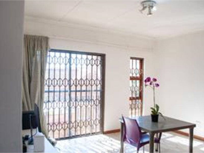 Exquisite Ground Floor Apartment - 2 Bedrooms, Prime Vorna Valley Location - Photo 7