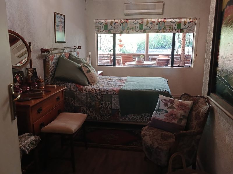 Situated in a stunning location, this Farmhouse with a Cottage in Grietjie private nature reserve - Photo 8