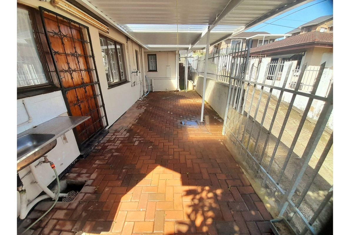 UNMISSABLE DEAL - YOUR  LUXURIOUS  DREAM   HOME AWAITS  IN PARKGATE  VERULAM - Photo 4