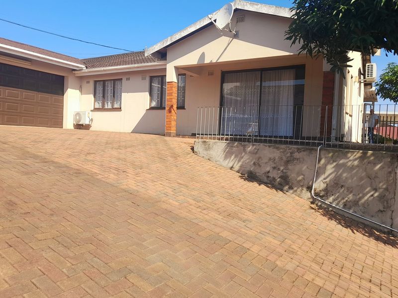 UNMISSABLE DEAL - YOUR  LUXURIOUS  DREAM   HOME AWAITS  IN PARKGATE  VERULAM - Photo 1