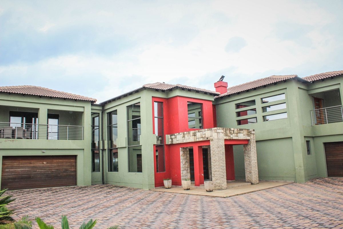 Bold Sophistication Meets Everyday Luxury - Your Dream Home Awaits in Aerorand! - Photo 2
