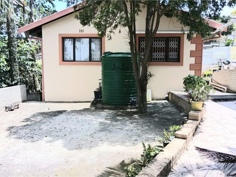 Stunning 4-bedroom freestanding home with 2 granny flats and a pool for sale in Queensburgh - Photo 6