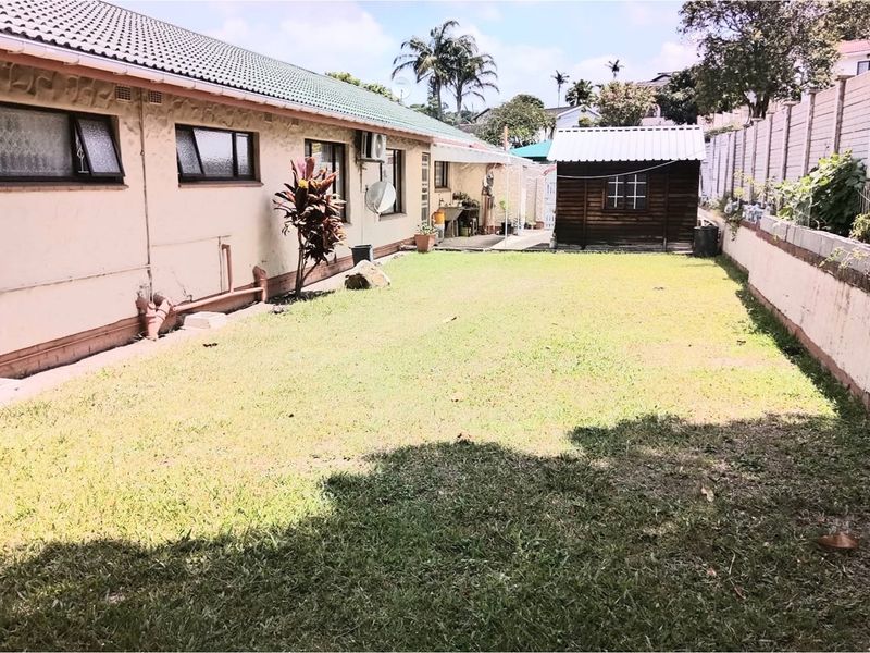 Stunning 4-bedroom freestanding home with 2 granny flats and a pool for sale in Queensburgh - Photo 4