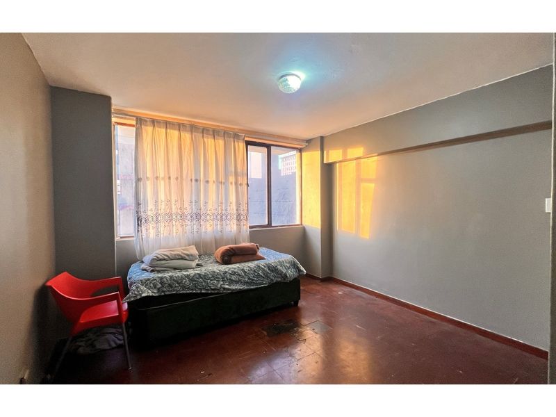 Charming 1-Bed Apartment in Durban Central for Sale - Photo 9