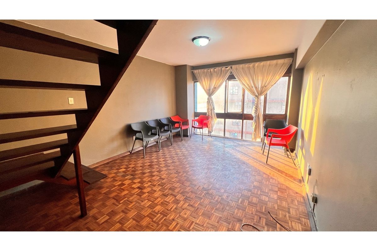 Charming 1-Bed Apartment in Durban Central for Sale - Photo 2