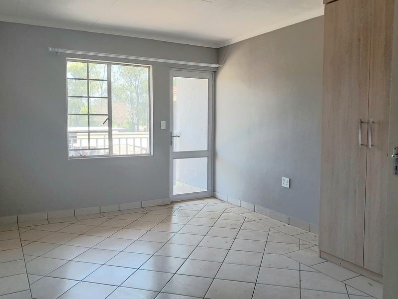 Brand new spacious apartment in THE CLAREMONT TRIO appartment block - Photo 6